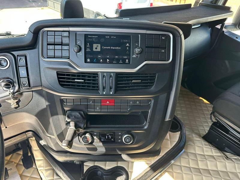 Tracteur routier Iveco S-Way 570: photos 15