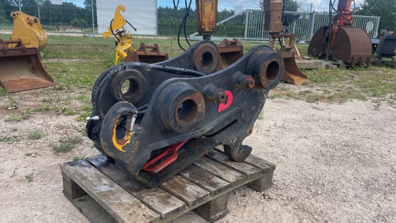 Caterpillar 329E SL70 - Attache rapide pour Pelle sur chenille: photos 2 Caterpillar 329E SL70 - Attache rapide pour Pelle sur chenille: photos 2