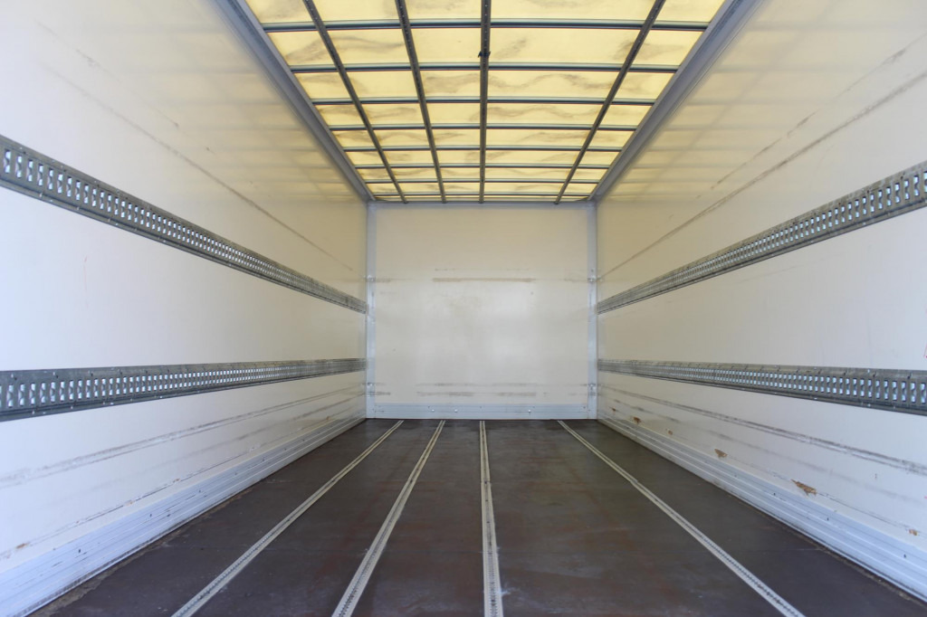 Mercedes-Benz Atego 1221 E6 Koffer Klima LDW Schalter LBW - Camion: photos 2 Mercedes-Benz Atego 1221 E6 Koffer Klima LDW Schalter LBW - Camion: photos 2