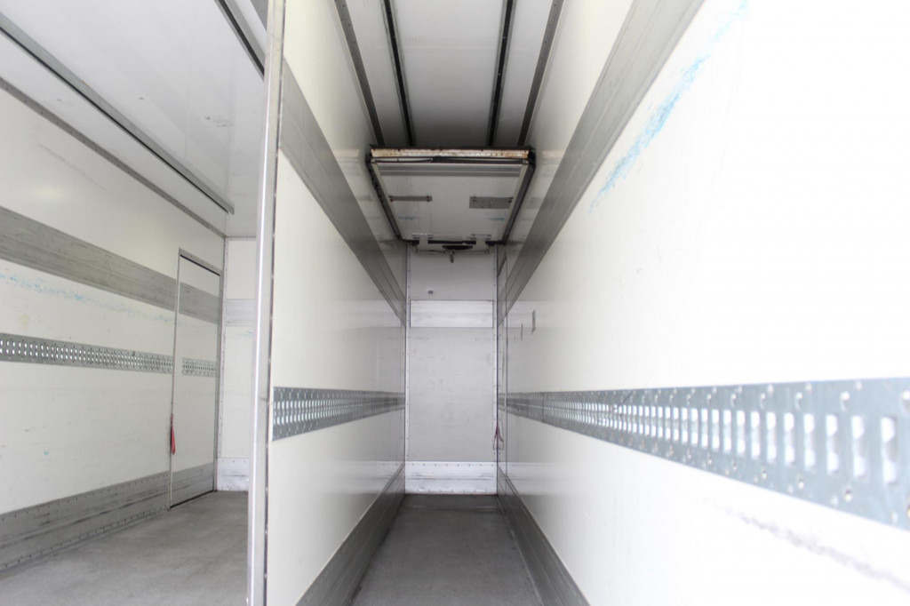 Mercedes-Benz Atego 1221 E6 Carrier Multi-Temp Strom Türen+LBW - Camion frigorifique: photos 4 Mercedes-Benz Atego 1221 E6 Carrier Multi-Temp Strom Türen+LBW - Camion frigorifique: photos 4