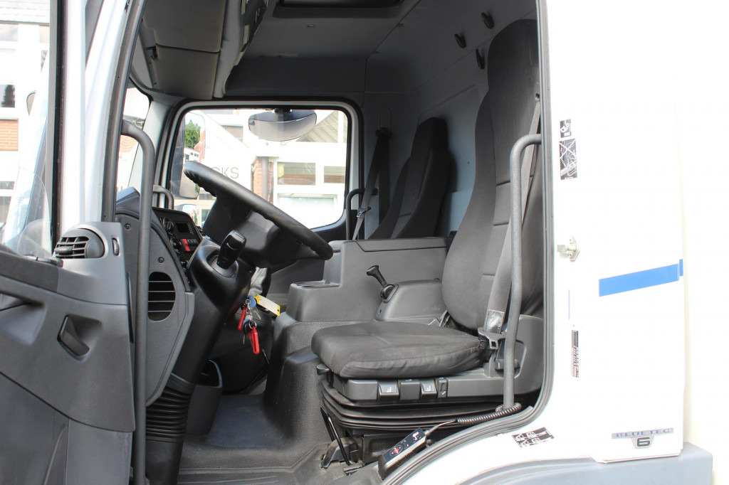 Mercedes-Benz Atego 1221 E6  Koffer   Klima  LDW  Schalter  LBW - Camion fourgon: photos 5 Mercedes-Benz Atego 1221 E6  Koffer   Klima  LDW  Schalter  LBW - Camion fourgon: photos 5