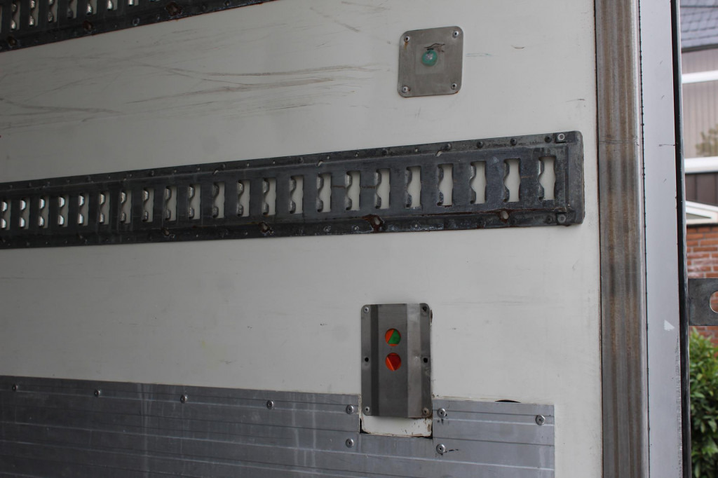 Mercedes-Benz Axor 1824 E5  Carrier Supra  Türen+LBW  Strom - Camion frigorifique: photos 4 Mercedes-Benz Axor 1824 E5  Carrier Supra  Türen+LBW  Strom - Camion frigorifique: photos 4