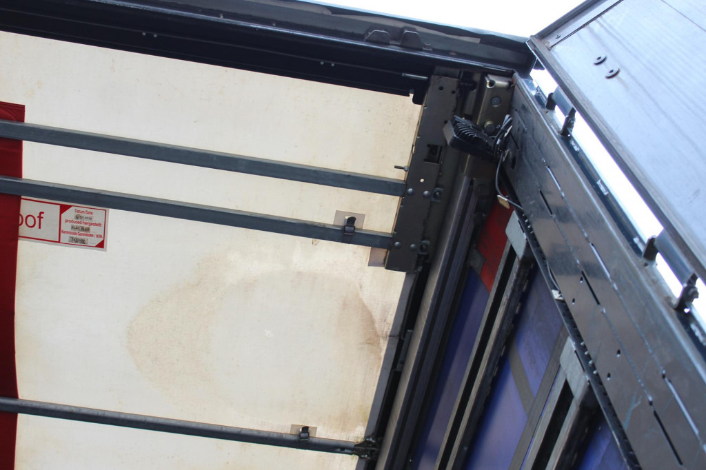 SCHMITZ Plane Edscha Liftachse Pal.-Kasten Lenkachse - Semi-remorque rideaux coulissants: photos 2 SCHMITZ Plane Edscha Liftachse Pal.-Kasten Lenkachse - Semi-remorque rideaux coulissants: photos 2