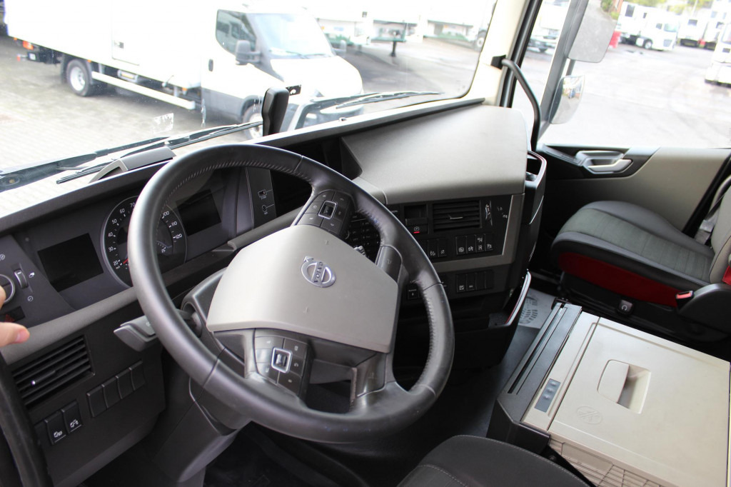 Volvo FH 500 E6 Globe I-Park Cool Kühlbox Navi - Tracteur routier: photos 5 Volvo FH 500 E6 Globe I-Park Cool Kühlbox Navi - Tracteur routier: photos 5