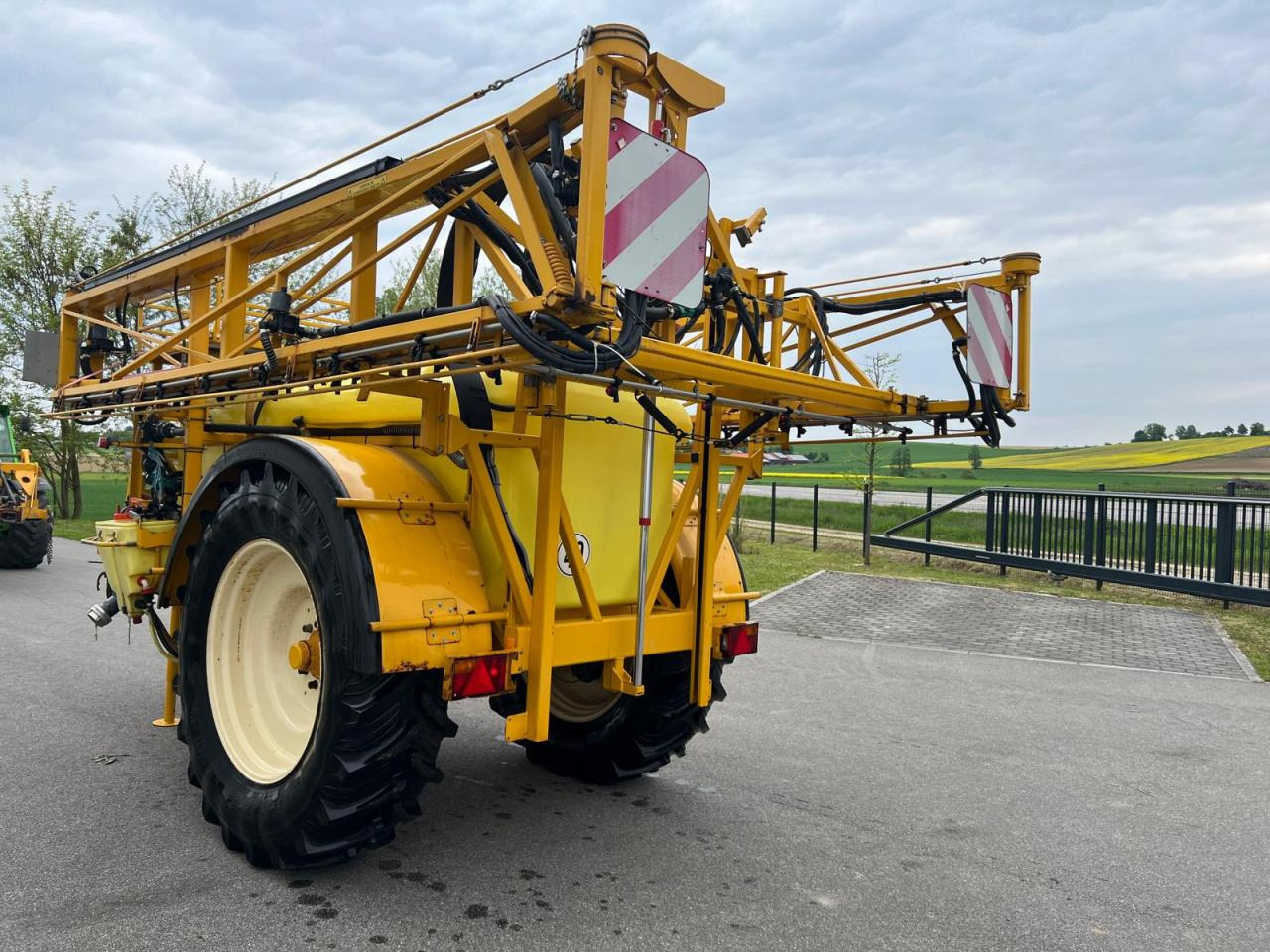 Dubex Vector 27m 3200 Liter Spritze, Baujahr 2002 - Pulvérisateur traîné: photos 3 Dubex Vector 27m 3200 Liter Spritze, Baujahr 2002 - Pulvérisateur traîné: photos 3