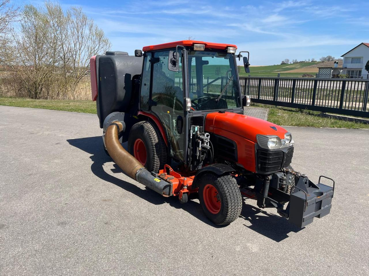 Kubota B3030 Grüngutbehälter Hochentlader - Motofaucheuse: photos 5 Kubota B3030 Grüngutbehälter Hochentlader - Motofaucheuse: photos 5