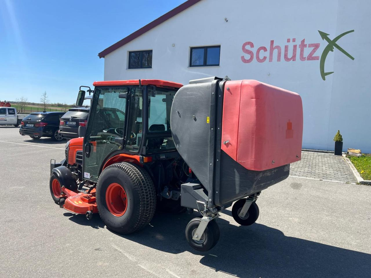 Kubota B3030 Rasenmäher mit Grüngutbehälter, Hochentlader - Motofaucheuse: photos 3 Kubota B3030 Rasenmäher mit Grüngutbehälter, Hochentlader - Motofaucheuse: photos 3