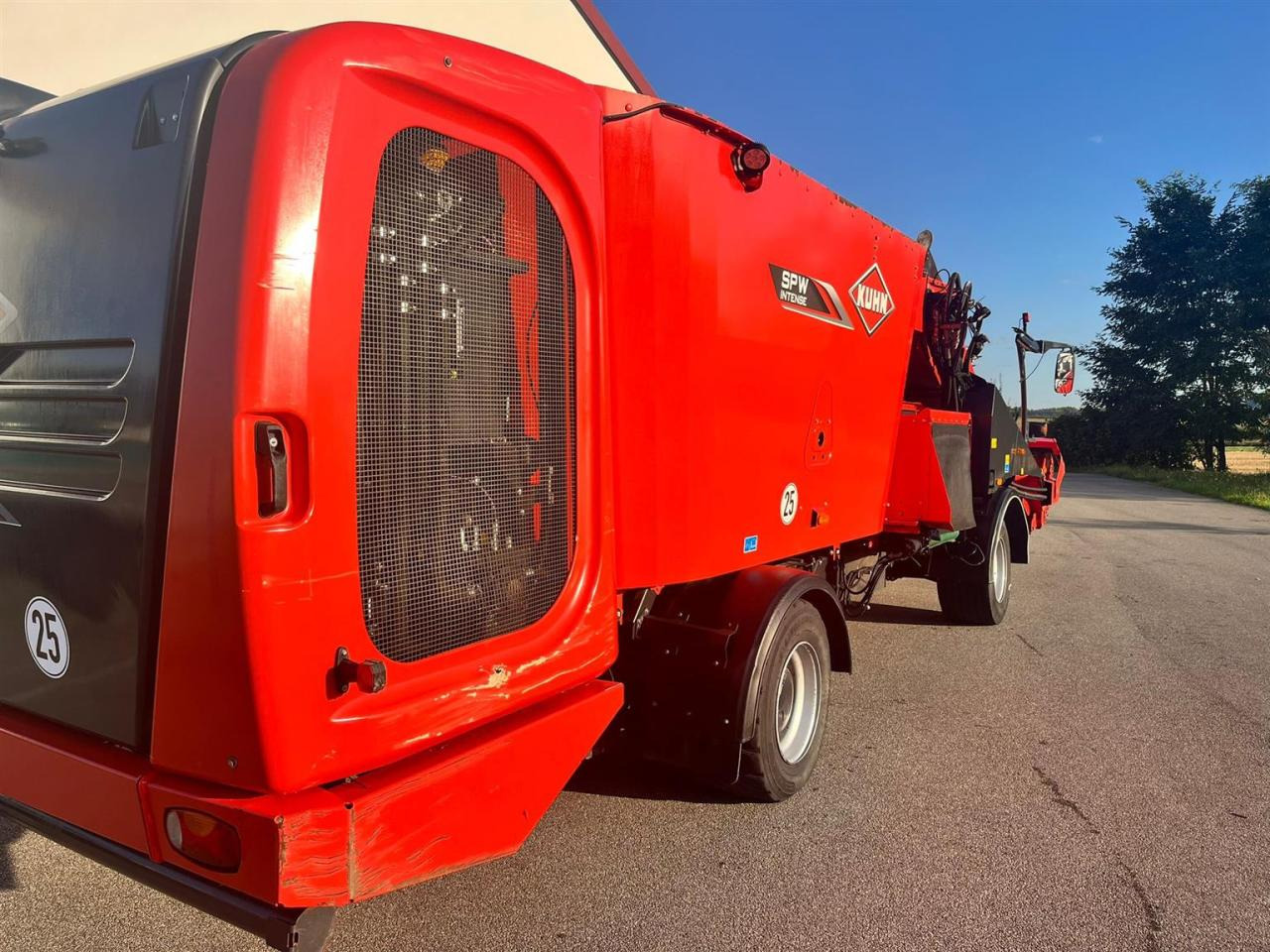 Kuhn 14.2 CS / Futtermischwagen / 2 Schnecken - Mélangeuse: photos 5 Kuhn 14.2 CS / Futtermischwagen / 2 Schnecken - Mélangeuse: photos 5