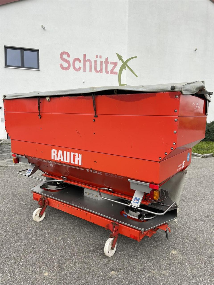 Rauch Axera Düngerstreuer H EMC 1102 Quantron P - Distributeur d'engrais: photos 1 Rauch Axera Düngerstreuer H EMC 1102 Quantron P - Distributeur d'engrais: photos 1