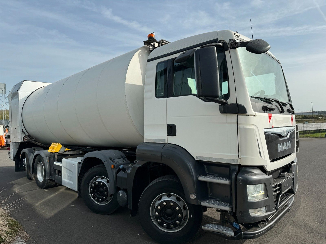 MAN TGS 32.360 8x2 Euro 6 Faun Rotopress 525 L MAN TGS 32.360 8x2 Euro 6 Faun Rotopress 525 L - Benne à ordures ménagères: photos 1 MAN TGS 32.360 8x2 Euro 6 Faun Rotopress 525 L MAN TGS 32.360 8x2 Euro 6 Faun Rotopress 525 L - Benne à ordures ménagères: photos 1