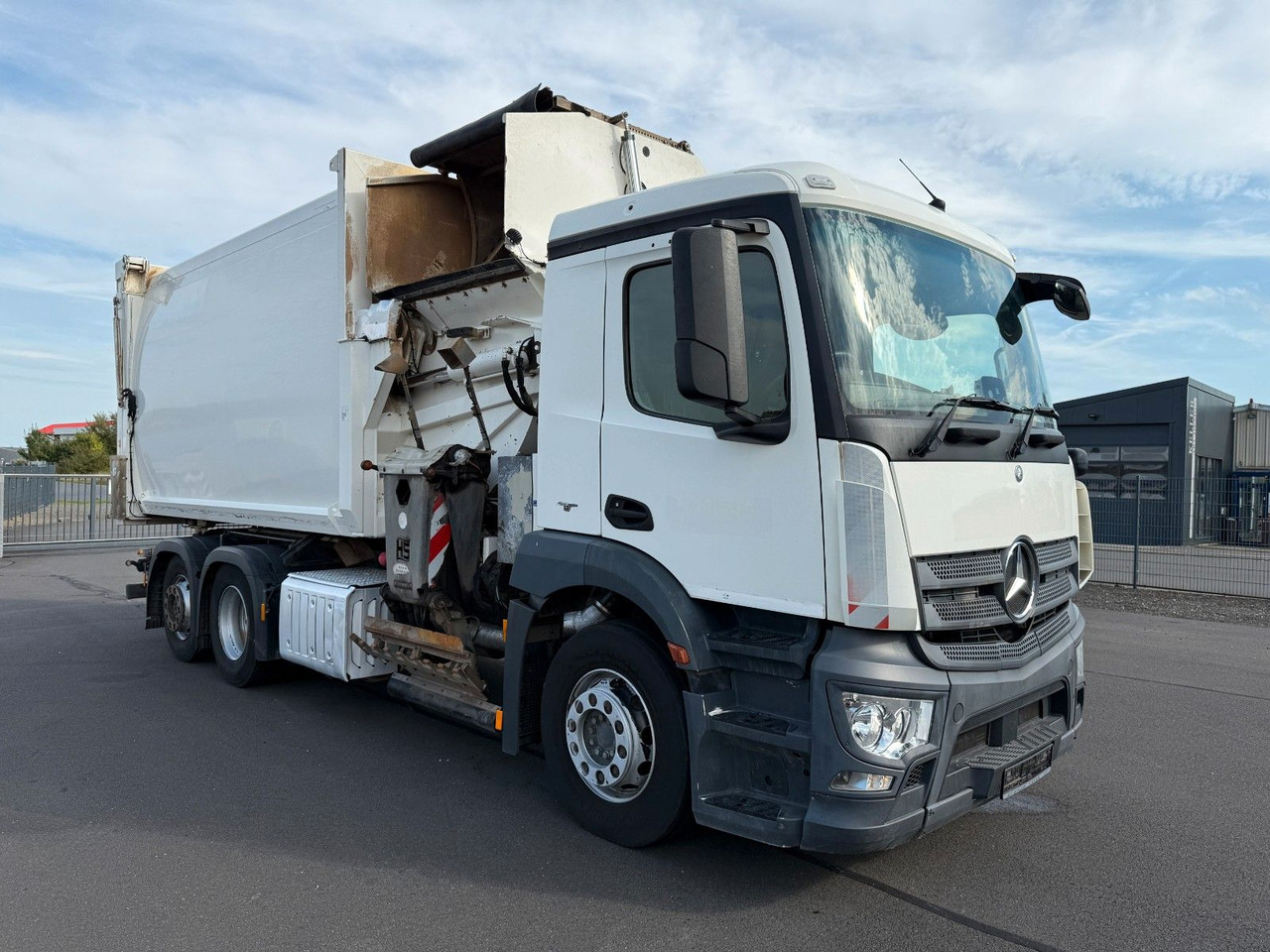 Mercedes-Benz Antos 2533 Seitenlader HS SL- VK- F - Benne à ordures ménagères: photos 3 Mercedes-Benz Antos 2533 Seitenlader HS SL- VK- F - Benne à ordures ménagères: photos 3