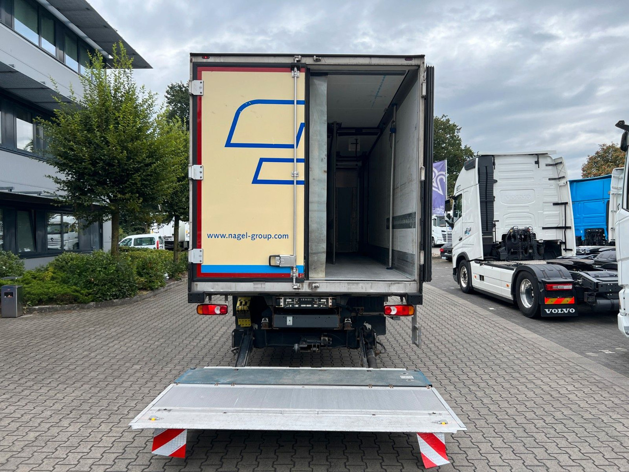 DAF LF 280 FA 16t. Multitemp, T1000 Spectrum - Camion frigorifique: photos 4 DAF LF 280 FA 16t. Multitemp, T1000 Spectrum - Camion frigorifique: photos 4