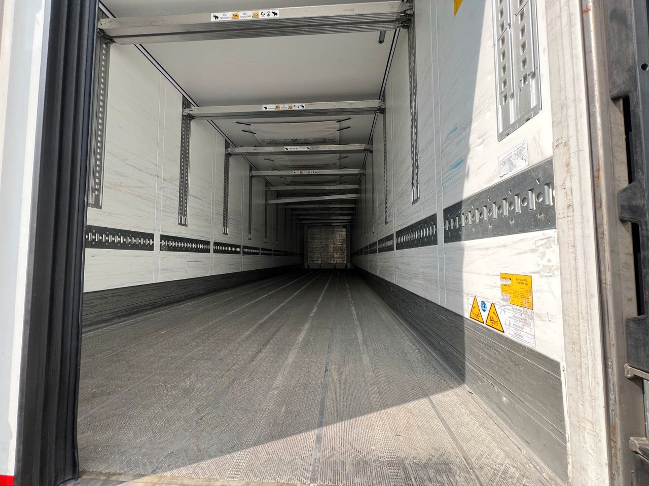 Schmitz Cargobull SKO 24/L - 13.4 FP 45 Cool V7, Schmitz S.CU V2.0 - Semi-remorque frigorifique: photos 5 Schmitz Cargobull SKO 24/L - 13.4 FP 45 Cool V7, Schmitz S.CU V2.0 - Semi-remorque frigorifique: photos 5