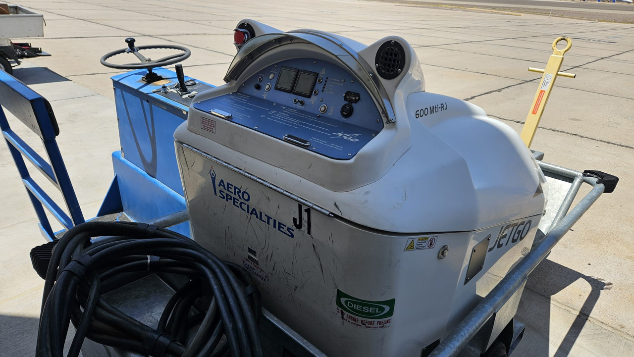 AERO SPECIALTIES diesel-electric hybrid GPU JETGO-600MTI-RJ - Groupe électrogène au sol: photos 4 AERO SPECIALTIES diesel-electric hybrid GPU JETGO-600MTI-RJ - Groupe électrogène au sol: photos 4