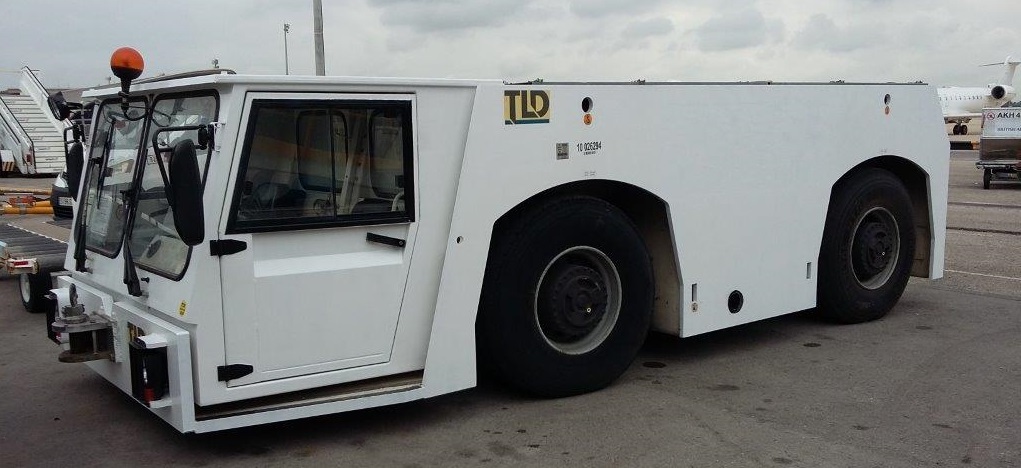 Pushback Tractor TLD TMX400-26 - Tracteur d'avions: photos 2 Pushback Tractor TLD TMX400-26 - Tracteur d'avions: photos 2