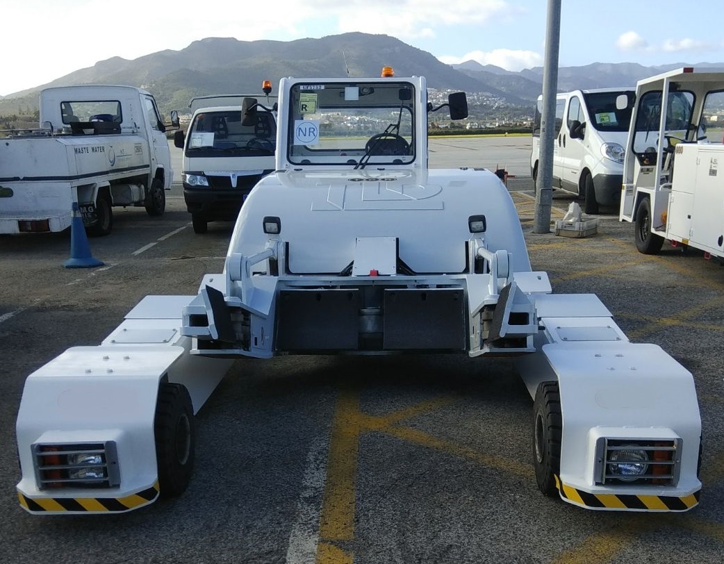 TLD Towbarless Pushback TPX 100 E - Tracteur d'avions: photos 3 TLD Towbarless Pushback TPX 100 E - Tracteur d'avions: photos 3