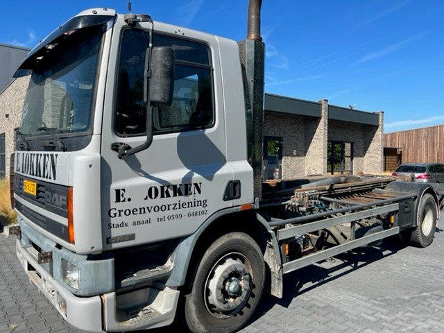 DAF 65.210 FA65.210 - Camion porte-conteneur/ Caisse mobile: photos 1 DAF 65.210 FA65.210 - Camion porte-conteneur/ Caisse mobile: photos 1