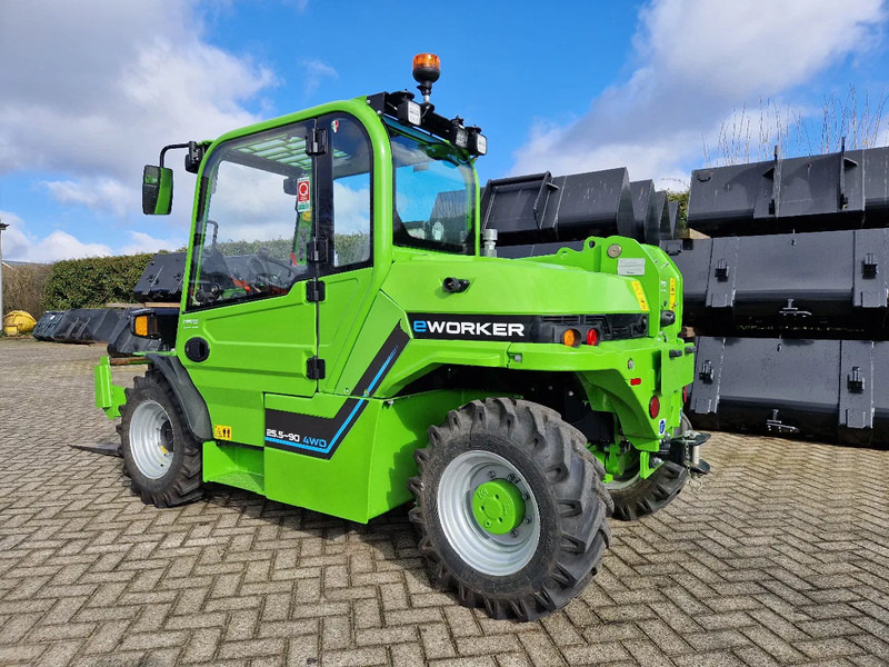 Merlo E-Worker 25.5-90 4x4 - Chariot télescopique: photos 4 Merlo E-Worker 25.5-90 4x4 - Chariot télescopique: photos 4