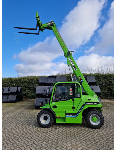 Merlo E-Worker 25.5-90 4x4 - Chariot télescopique: photos 5 Merlo E-Worker 25.5-90 4x4 - Chariot télescopique: photos 5