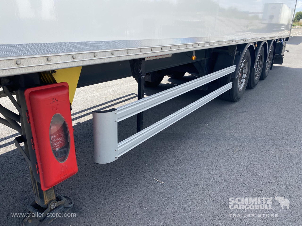 FRUEHAUF Dryfreight Standard Roller shutter door - Semi-remorque fourgon: photos 2 FRUEHAUF Dryfreight Standard Roller shutter door - Semi-remorque fourgon: photos 2