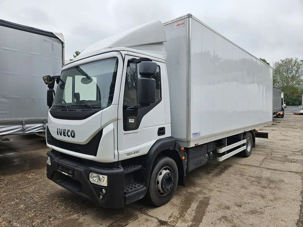 Iveco EuroCargo 120 - 210 BOX 12t Only 7554 km - Camion fourgon: photos 1 Iveco EuroCargo 120 - 210 BOX 12t Only 7554 km - Camion fourgon: photos 1
