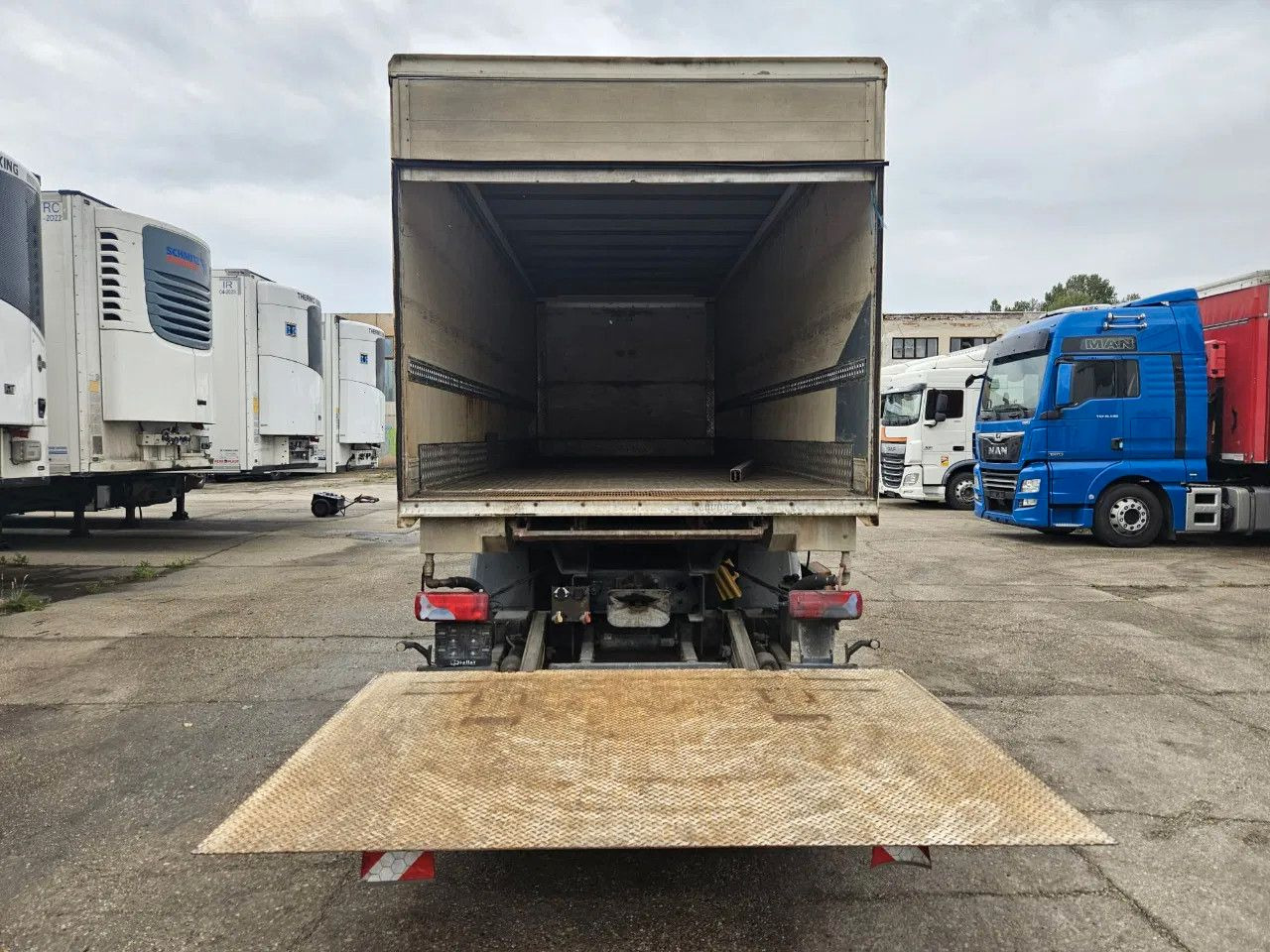 MAN TGA 26.400 BDF Tail Lift Euro5, New Smart2 Tacho - Camion porte-conteneur/ Caisse mobile: photos 5 MAN TGA 26.400 BDF Tail Lift Euro5, New Smart2 Tacho - Camion porte-conteneur/ Caisse mobile: photos 5