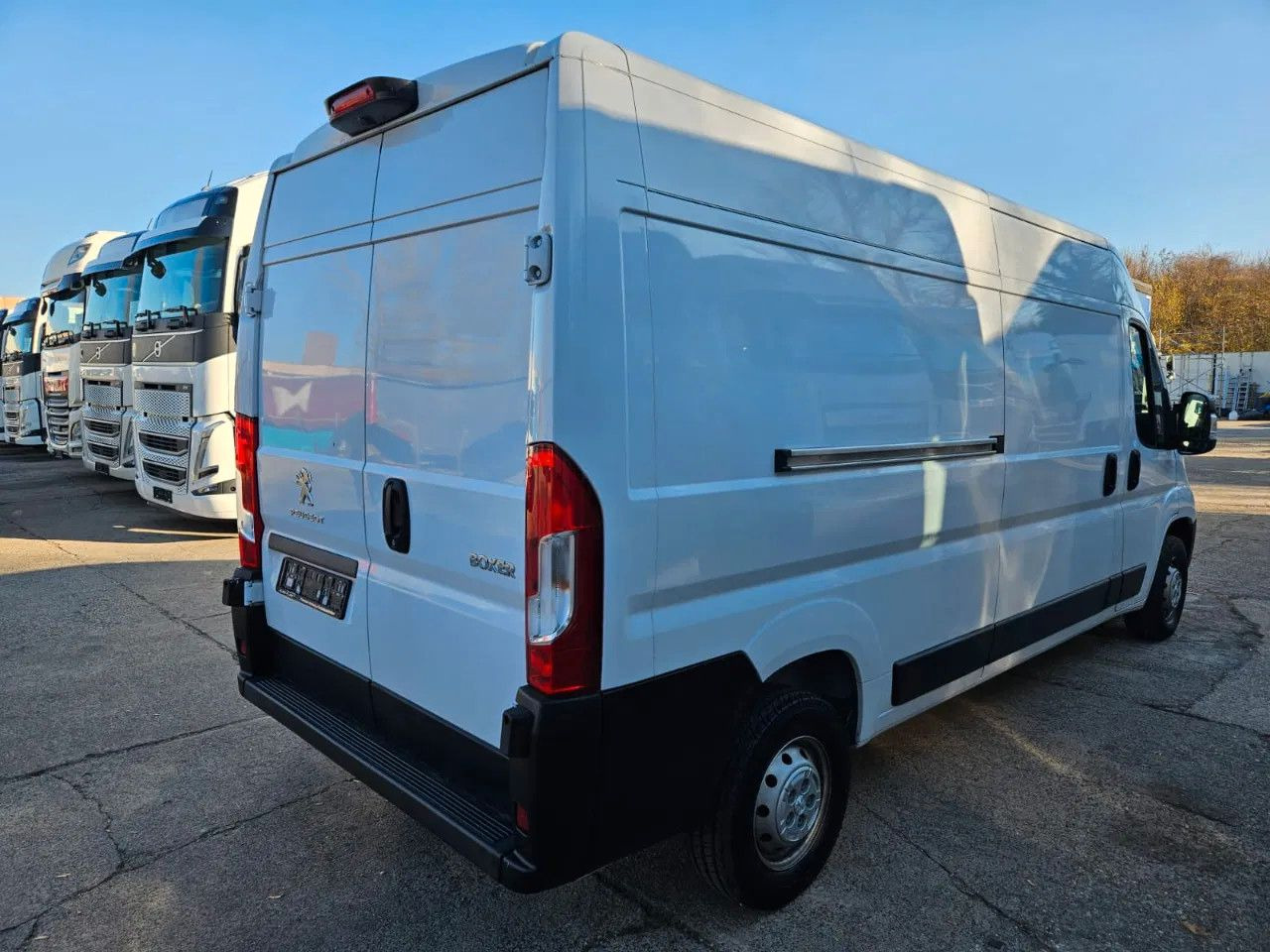 Peugeot Boxer Box 2.2 Premium FT 350 L3H2 Camera 2 units - Fourgon grand volume: photos 3 Peugeot Boxer Box 2.2 Premium FT 350 L3H2 Camera 2 units - Fourgon grand volume: photos 3