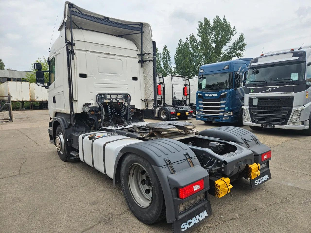 Scania R450 Hydraulics, HighLine, Standklima 2 units - Tracteur routier: photos 4 Scania R450 Hydraulics, HighLine, Standklima 2 units - Tracteur routier: photos 4