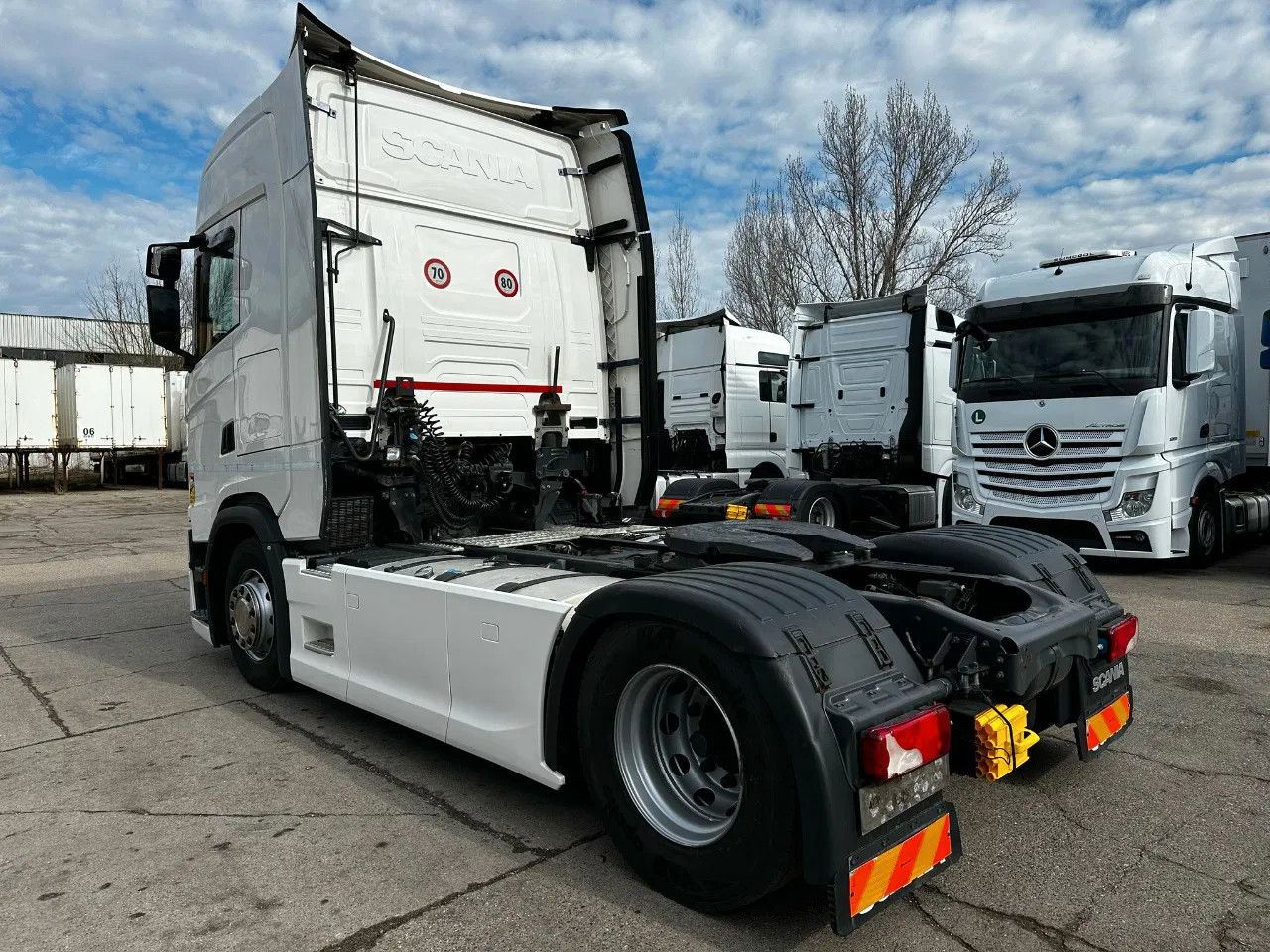 Scania S450 Standard, Full Spoiler, StandKlima, Retarde - Tracteur routier: photos 3 Scania S450 Standard, Full Spoiler, StandKlima, Retarde - Tracteur routier: photos 3