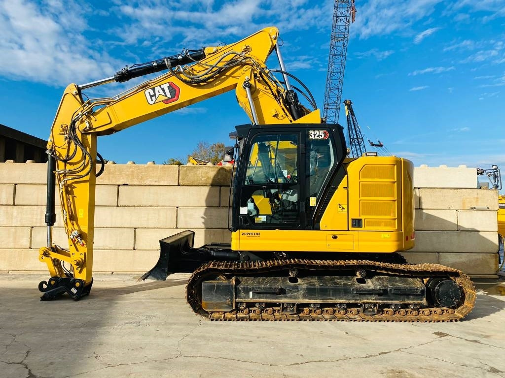 CAT 325 - Pelle sur chenille: photos 1 CAT 325 - Pelle sur chenille: photos 1