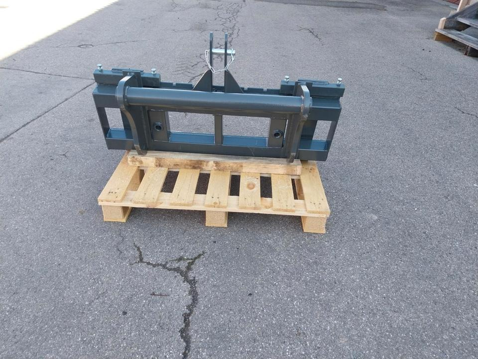 Adapter Manitou Teleskoplader auf 3 Punkt Kat II Palettengabel - Attache rapide: photos 3 Adapter Manitou Teleskoplader auf 3 Punkt Kat II Palettengabel - Attache rapide: photos 3
