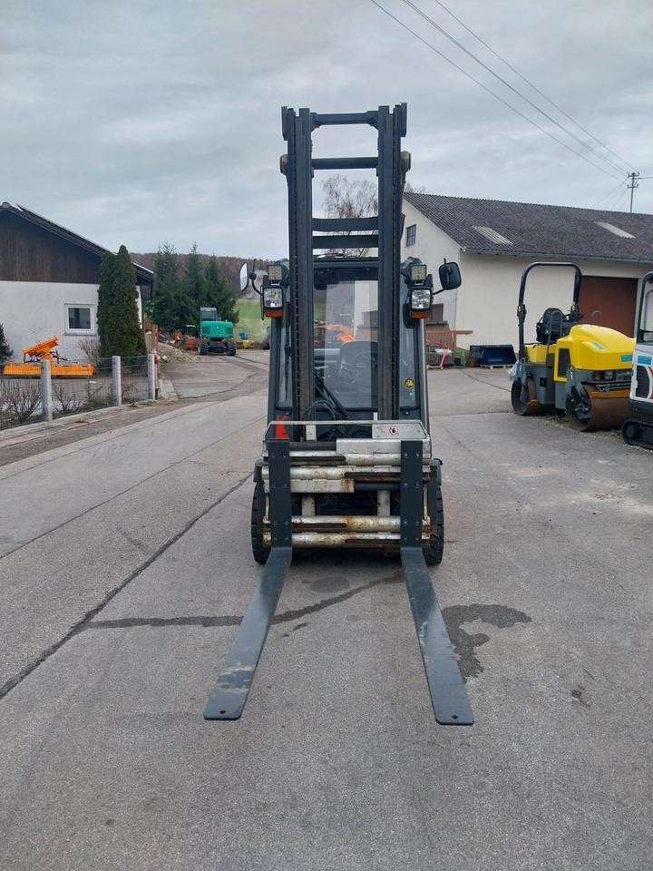 Frontstapler Linde H25T Stapler sehr schön Gas Lader - Chariot élévateur à gaz: photos 3 Frontstapler Linde H25T Stapler sehr schön Gas Lader - Chariot élévateur à gaz: photos 3