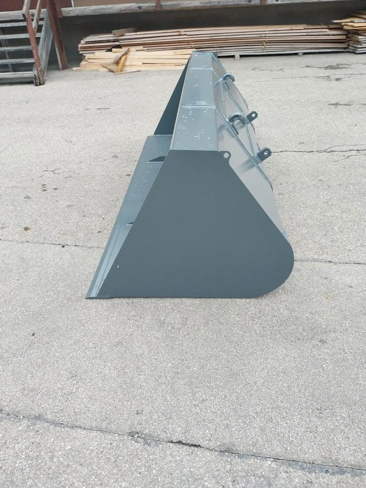 Schaufel 2,4m Euro Volumen Schlepper Frontladerschaufel Fendt - Godet pour chargeur: photos 5 Schaufel 2,4m Euro Volumen Schlepper Frontladerschaufel Fendt - Godet pour chargeur: photos 5