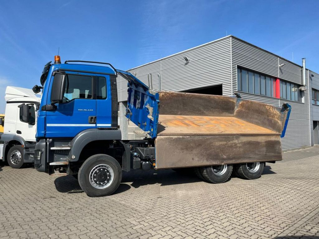 MAN TG-S 26.440 6x6 3-Achs Allradkipper Bordmatik Sc - Camion benne: photos 3 MAN TG-S 26.440 6x6 3-Achs Allradkipper Bordmatik Sc - Camion benne: photos 3