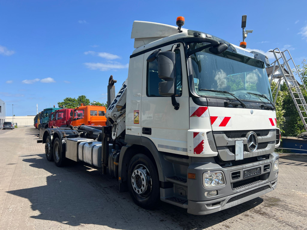 MERCEDES-BENZ Actros 2541 L6x2 Abrollkipper mit Kran Funk+Greiferst - Camion ampliroll, Camion grue: photos 3 MERCEDES-BENZ Actros 2541 L6x2 Abrollkipper mit Kran Funk+Greiferst - Camion ampliroll, Camion grue: photos 3