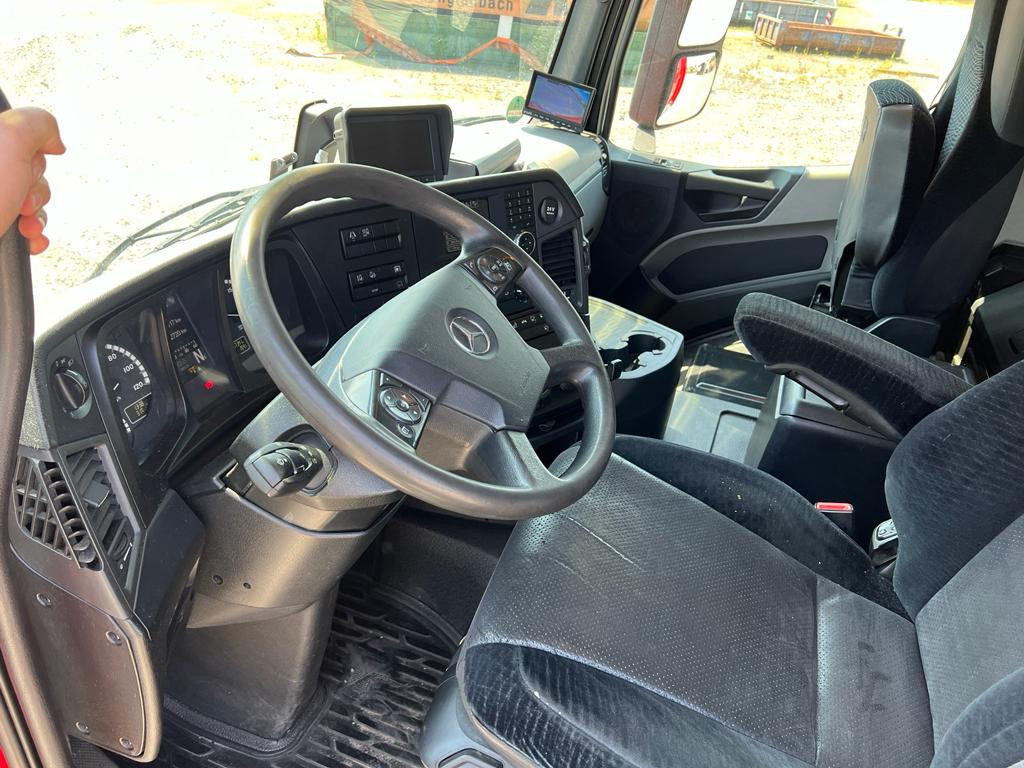 MERCEDES-BENZ Antos 2540 L 6x2 Pritsche LBW Coca Cola LBW 2to - Camion à rideaux coulissants: photos 4 MERCEDES-BENZ Antos 2540 L 6x2 Pritsche LBW Coca Cola LBW 2to - Camion à rideaux coulissants: photos 4