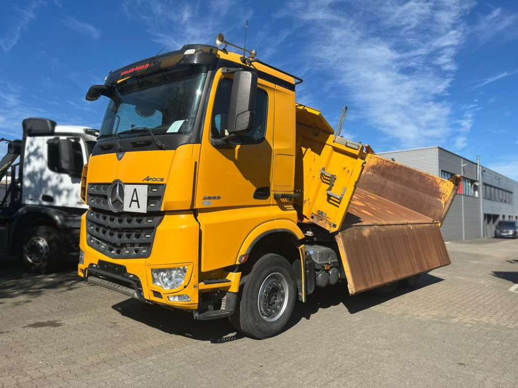 MERCEDES-BENZ Arocs 2663 6x4 3-Achs Kipper Meiller Bordmatik - Camion benne: photos 1 MERCEDES-BENZ Arocs 2663 6x4 3-Achs Kipper Meiller Bordmatik - Camion benne: photos 1