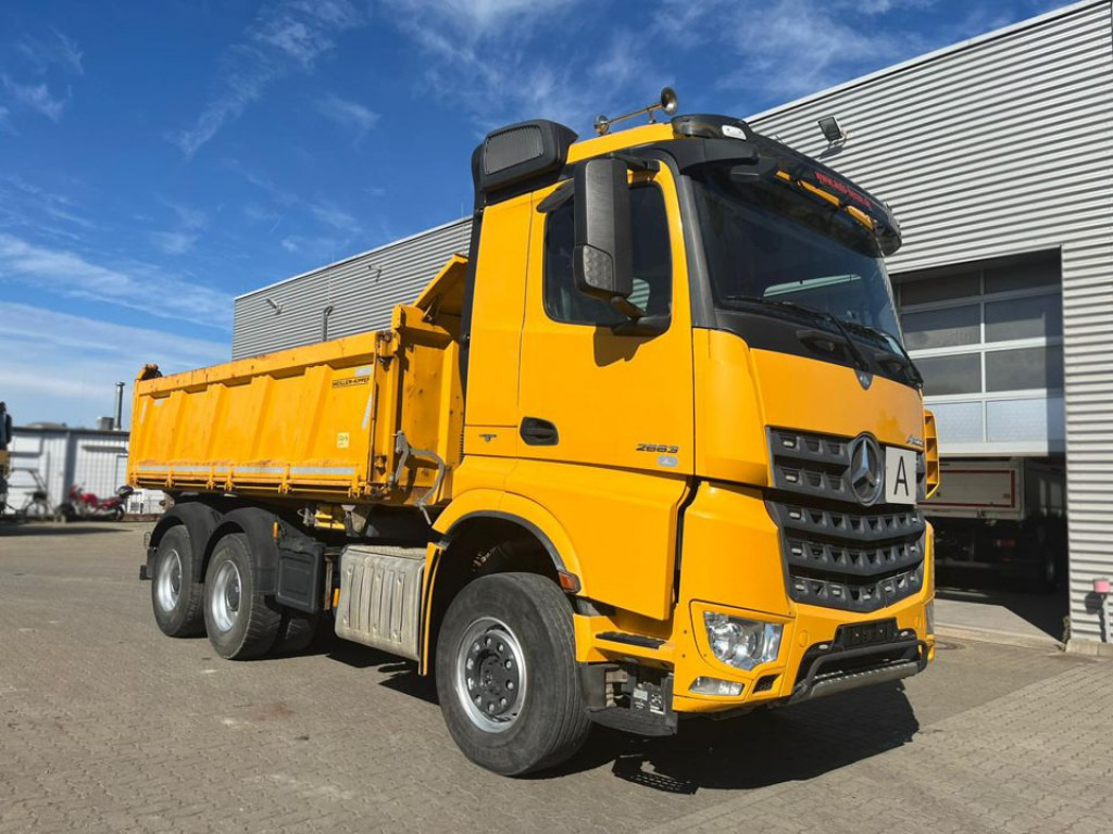 MERCEDES-BENZ Arocs 2663 6x4 3-Achs Kipper Meiller Bordmatik - Camion benne: photos 2 MERCEDES-BENZ Arocs 2663 6x4 3-Achs Kipper Meiller Bordmatik - Camion benne: photos 2