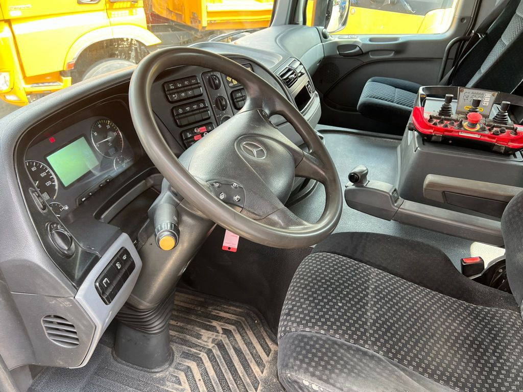 Mercedes-Benz Actros 1841 K 2-Achs Kipper Kran Funk/2xhydr+Gre Mercedes-Benz Actros 1841 K 2-Achs Kipper Kran Funk/2xhydr+Gre - Camion benne, Camion grue: photos 5 Mercedes-Benz Actros 1841 K 2-Achs Kipper Kran Funk/2xhydr+Gre Mercedes-Benz Actros 1841 K 2-Achs Kipper Kran Funk/2xhydr+Gre - Camion benne, Camion grue: photos 5