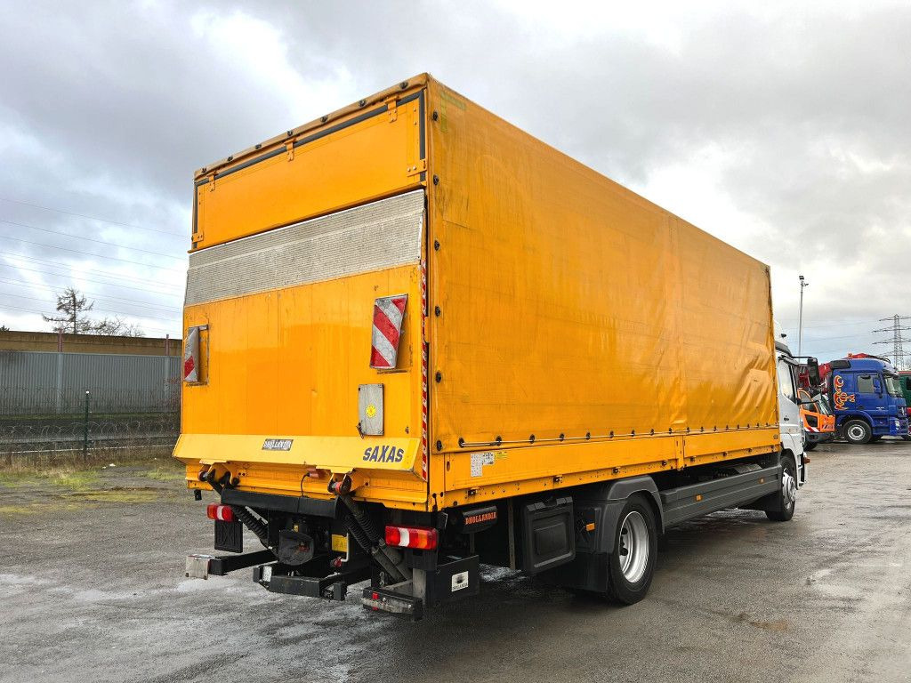 Mercedes-Benz Atego 1230 L Pritsche LBW Lg.Fhs/Hochd. 7,2m+LBW - Camion à rideaux coulissants: photos 4 Mercedes-Benz Atego 1230 L Pritsche LBW Lg.Fhs/Hochd. 7,2m+LBW - Camion à rideaux coulissants: photos 4