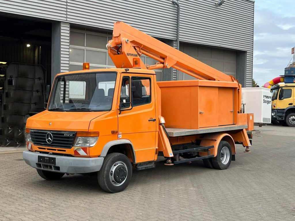 Mercedes-Benz Vario 612 D Hubarbeitsbühne Arbeitshöhe 18m Mercedes-Benz Vario 612 D Hubarbeitsbühne Arbeitshöhe 18m - Camion avec nacelle, Véhicule utilitaire: photos 1 Mercedes-Benz Vario 612 D Hubarbeitsbühne Arbeitshöhe 18m Mercedes-Benz Vario 612 D Hubarbeitsbühne Arbeitshöhe 18m - Camion avec nacelle, Véhicule utilitaire: photos 1
