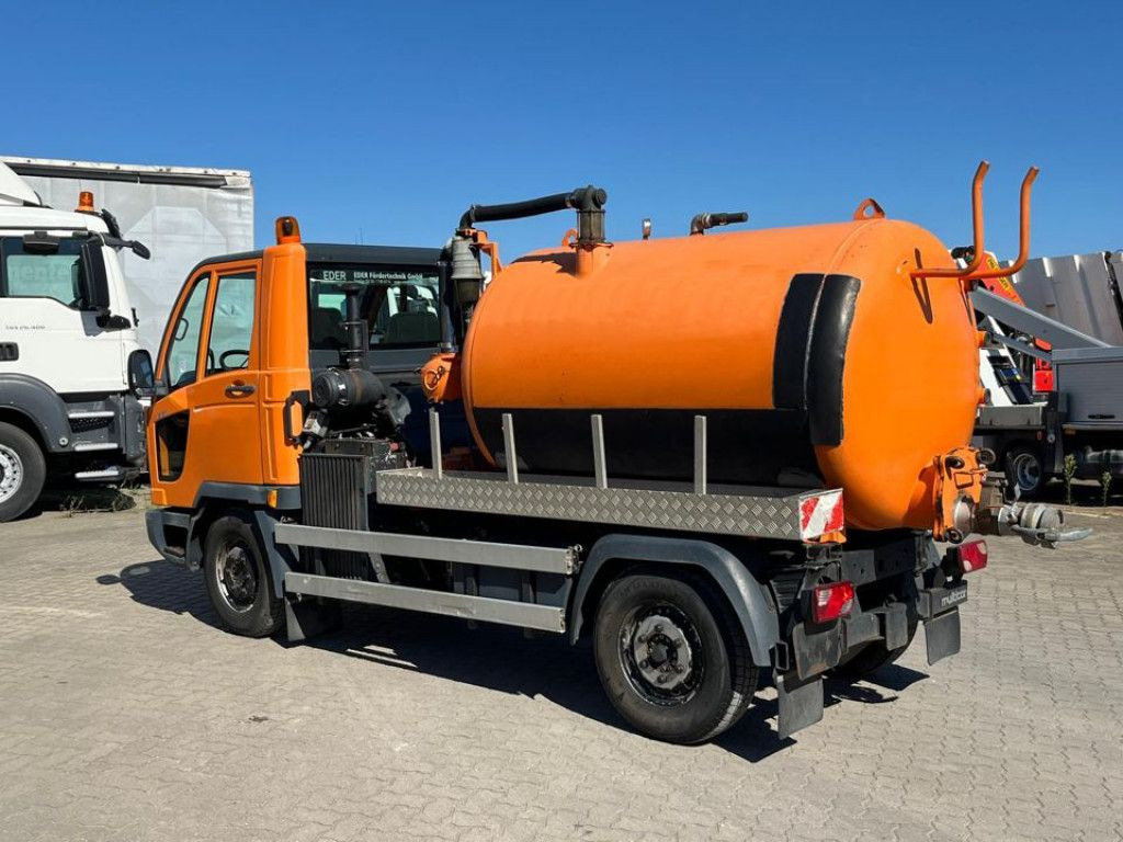 Multicar FUMO M30 Saug + Spülwagen - Camion hydrocureur: photos 3 Multicar FUMO M30 Saug + Spülwagen - Camion hydrocureur: photos 3