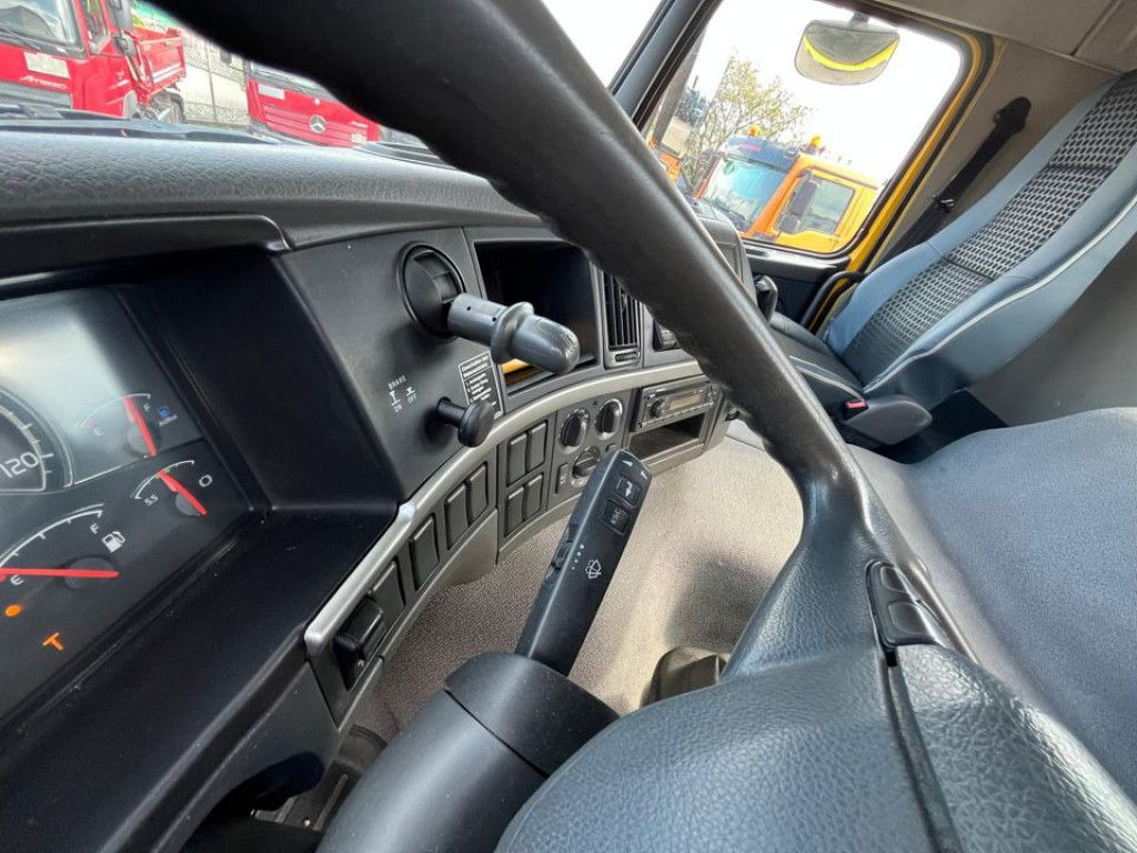 Camion plateau, Camion grue Volvo FM 330 4x4 Pritsche Kran Singelreifen Funkfernbe: photos 7