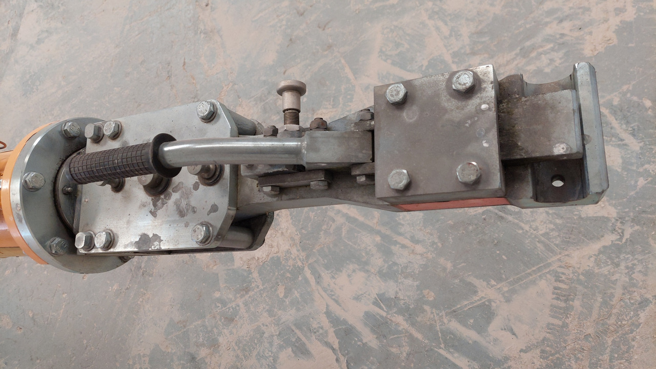 Towbar A220 JMS - Équipement aéroportuaire: photos 4 Towbar A220 JMS - Équipement aéroportuaire: photos 4