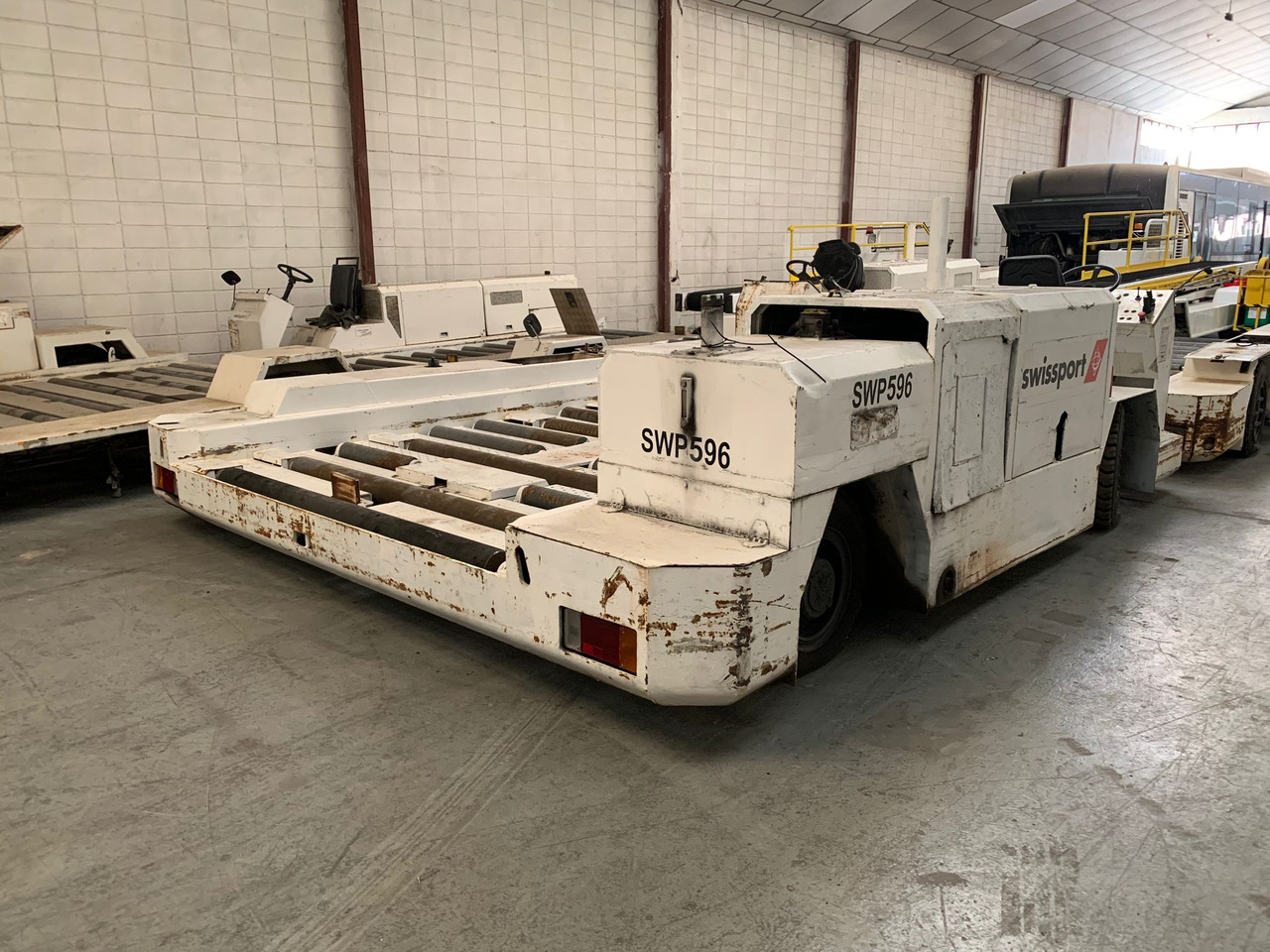 Transporter FMC CPT-7 - Équipement aéroportuaire: photos 1 Transporter FMC CPT-7 - Équipement aéroportuaire: photos 1