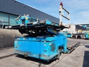 FMC Commander 15W Lower Deck Loader - Chargeur de fret: photos 1 FMC Commander 15W Lower Deck Loader - Chargeur de fret: photos 1