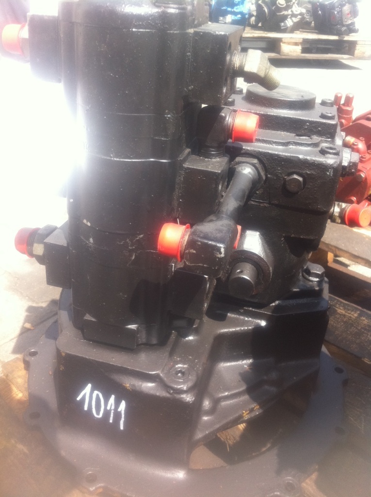 DAIKIN SUNDSTRAND + NIHON SPINDLE PV18AL-S00F-10-615 11-FK-44895 + 103 PBBB331LK108 - Pompe hydraulique pour Engins de chantier: photos 1 DAIKIN SUNDSTRAND + NIHON SPINDLE PV18AL-S00F-10-615 11-FK-44895 + 103 PBBB331LK108 - Pompe hydraulique pour Engins de chantier: photos 1