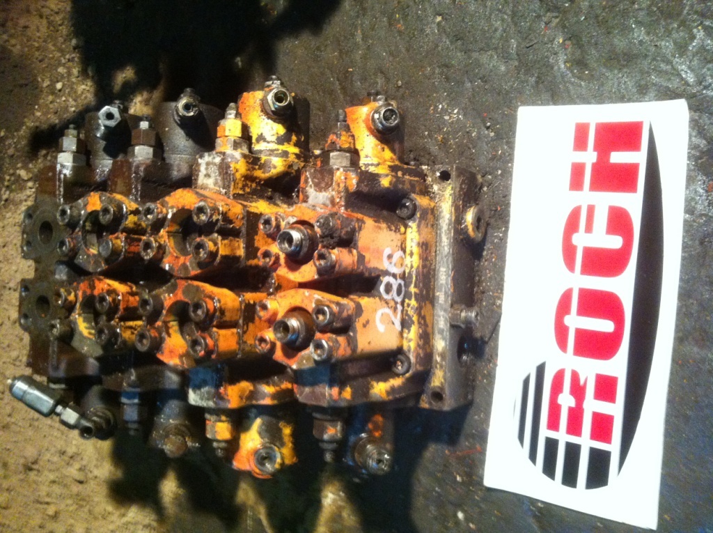 LINDE 669675011570 VW18 5610 + VW25 5601 + 669B11 5601 - 4 SEKCYJNY - Valve hydraulique pour Engins de chantier: photos 1 LINDE 669675011570 VW18 5610 + VW25 5601 + 669B11 5601 - 4 SEKCYJNY - Valve hydraulique pour Engins de chantier: photos 1