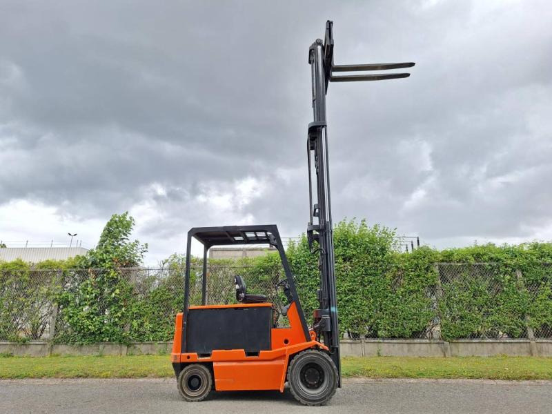 Chariot élévateur électrique Carer R45N5: photos 8 Chariot élévateur électrique Carer R45N5: photos 8