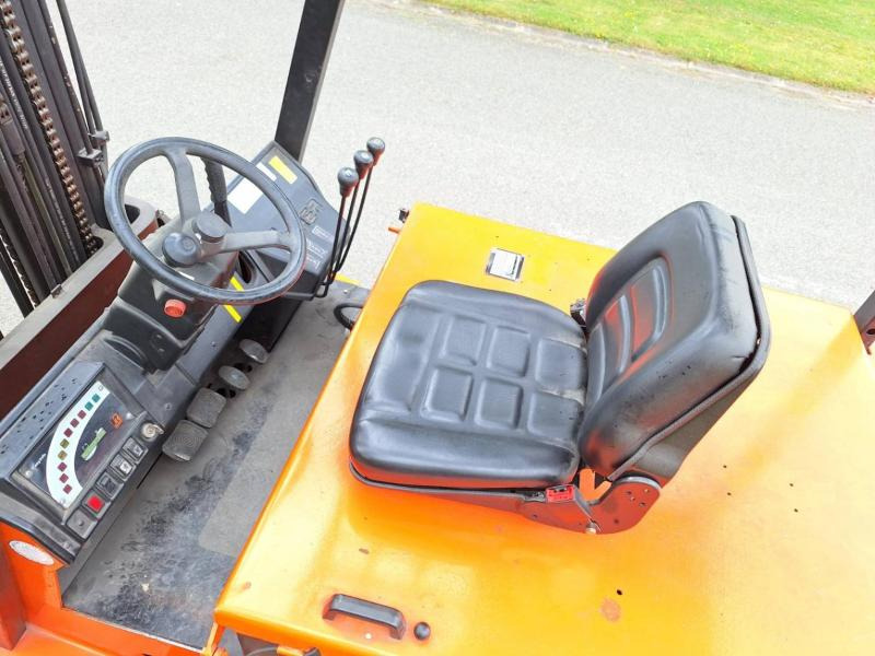 Chariot élévateur électrique Carer R45N5: photos 12 Chariot élévateur électrique Carer R45N5: photos 12